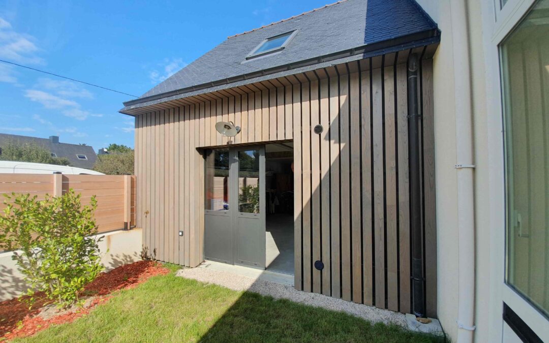 Une extension de maison contemporaine pensée pour la vie à Sarzeau