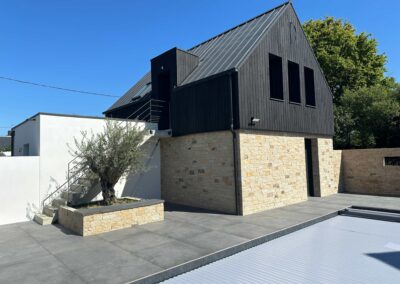 Bardage : définition, avantages et solutions dans le Morbihan